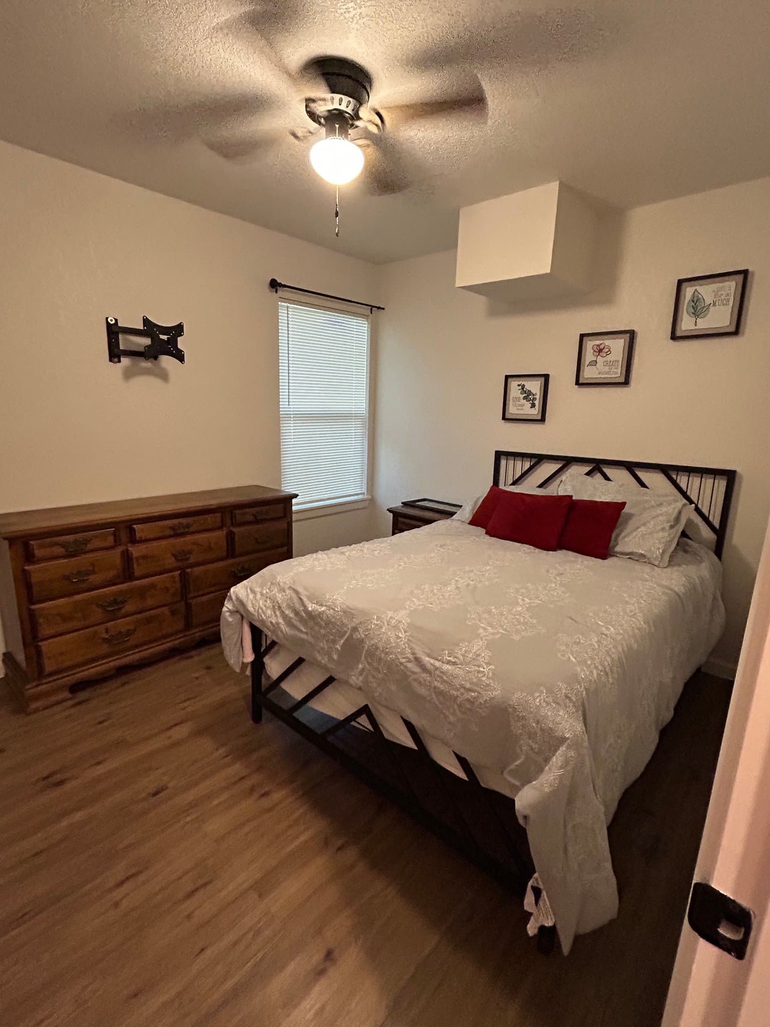 San Antonio Single Room: 116 Nelson Ave