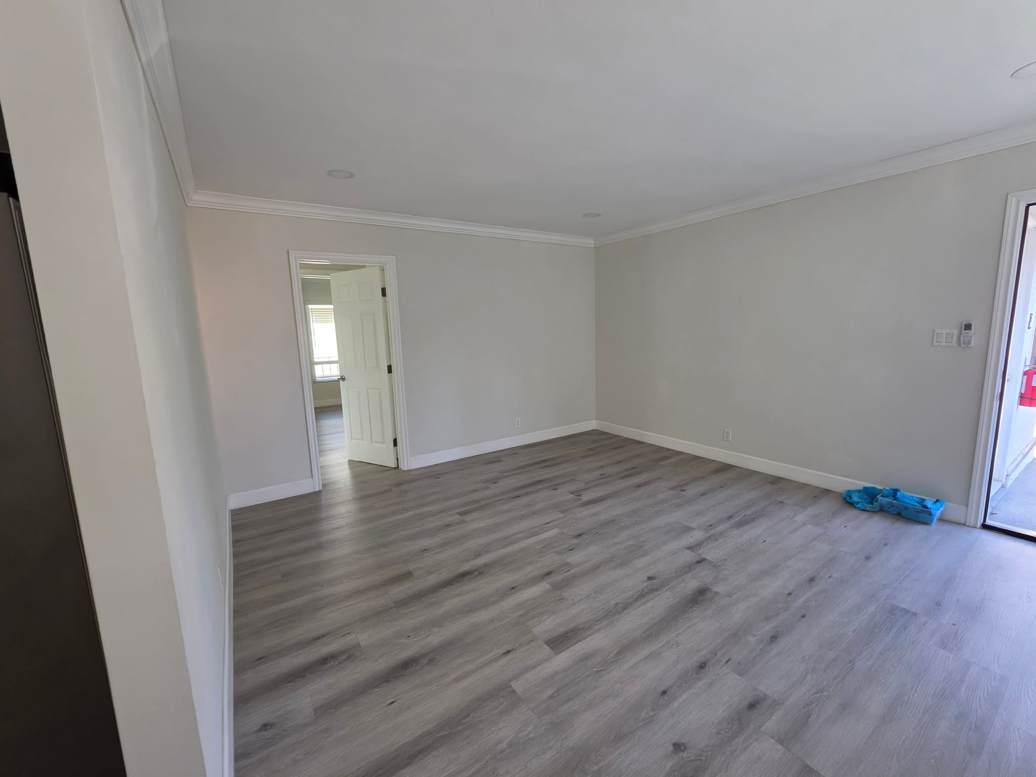 Pasadena Apartment: 41 N. Sierra Bonita Ave