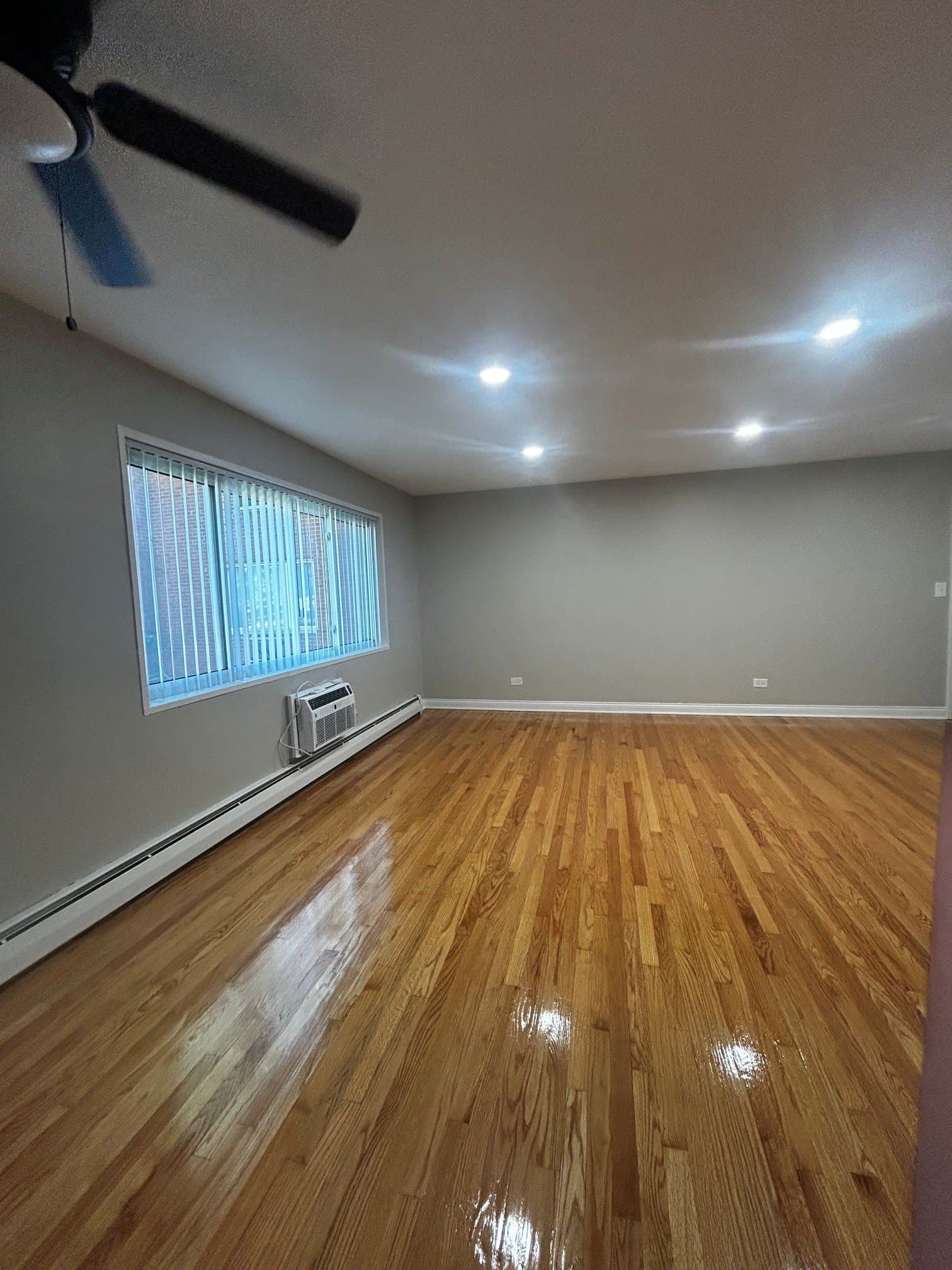 Glen Ellyn Apartment: 470 Saint Moritz Drive