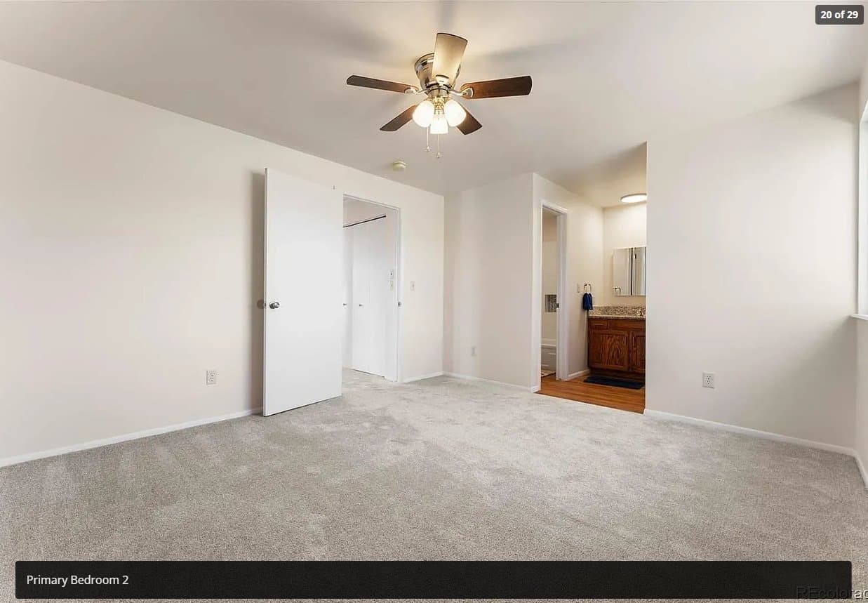 Golden Single Room: 1358 Urban St