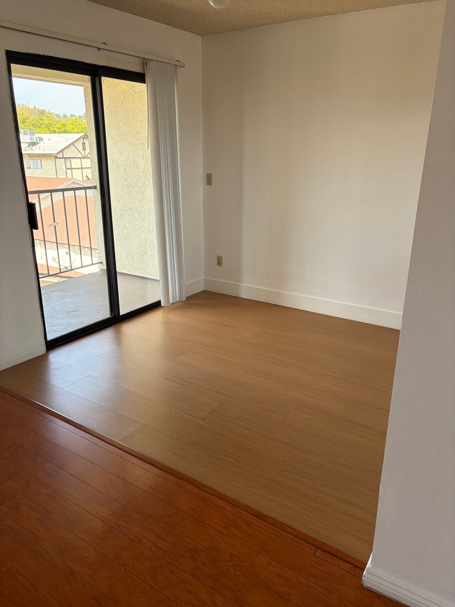 Alhambra Apartment: 2420 W Grand Ave