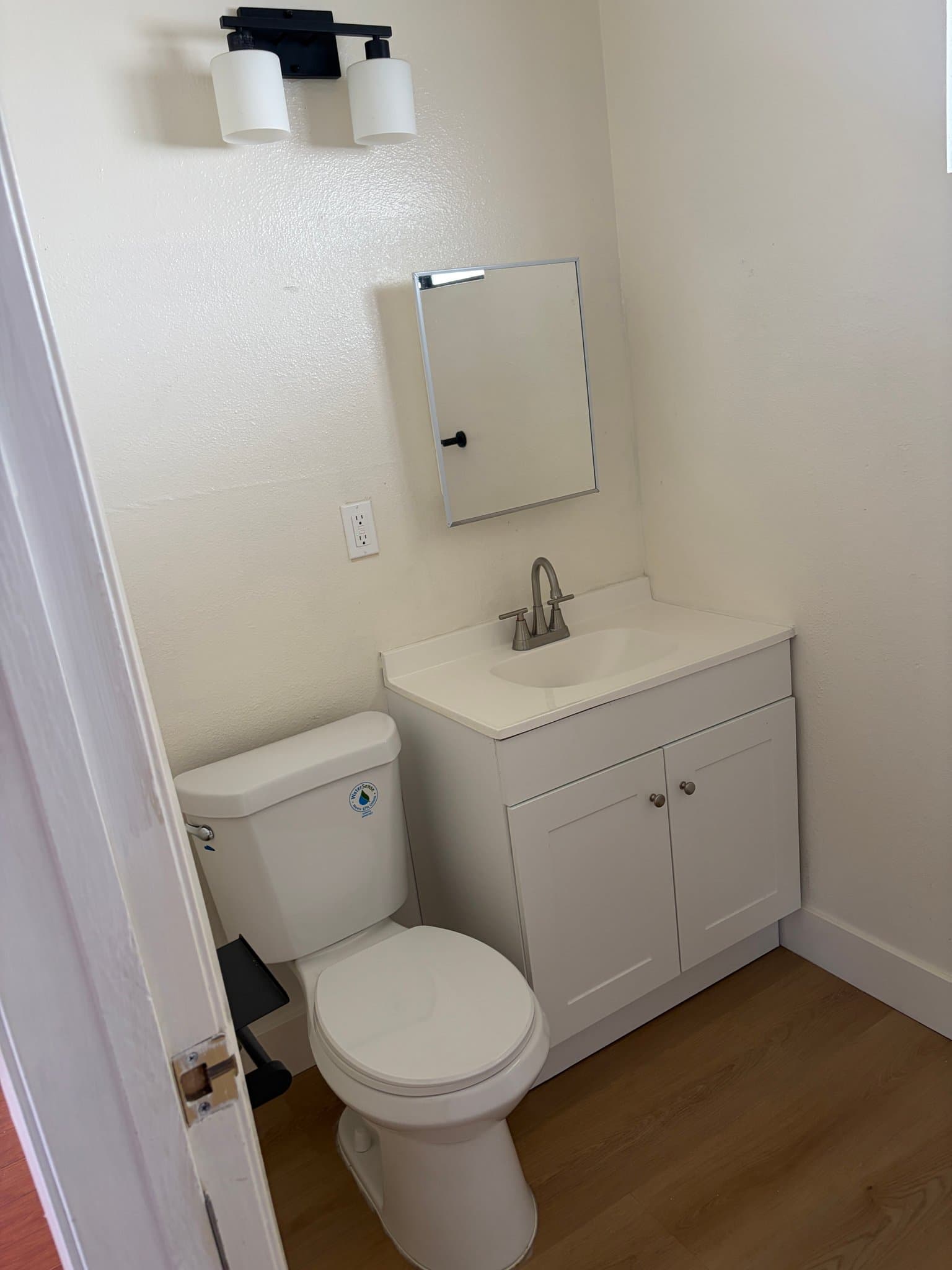 Alhambra Apartment: 2420 W Grand Ave