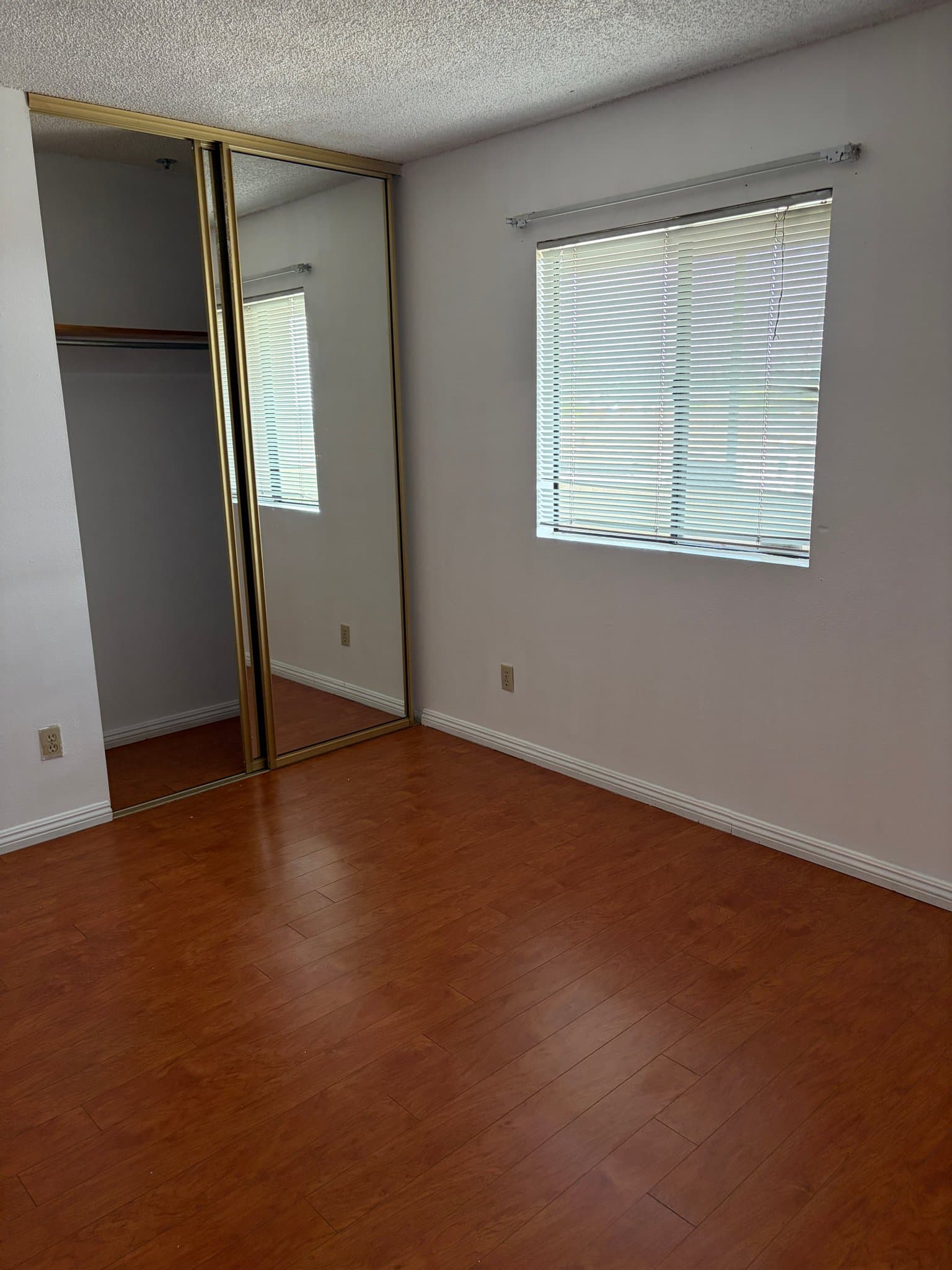 Alhambra Apartment: 2420 W Grand Ave