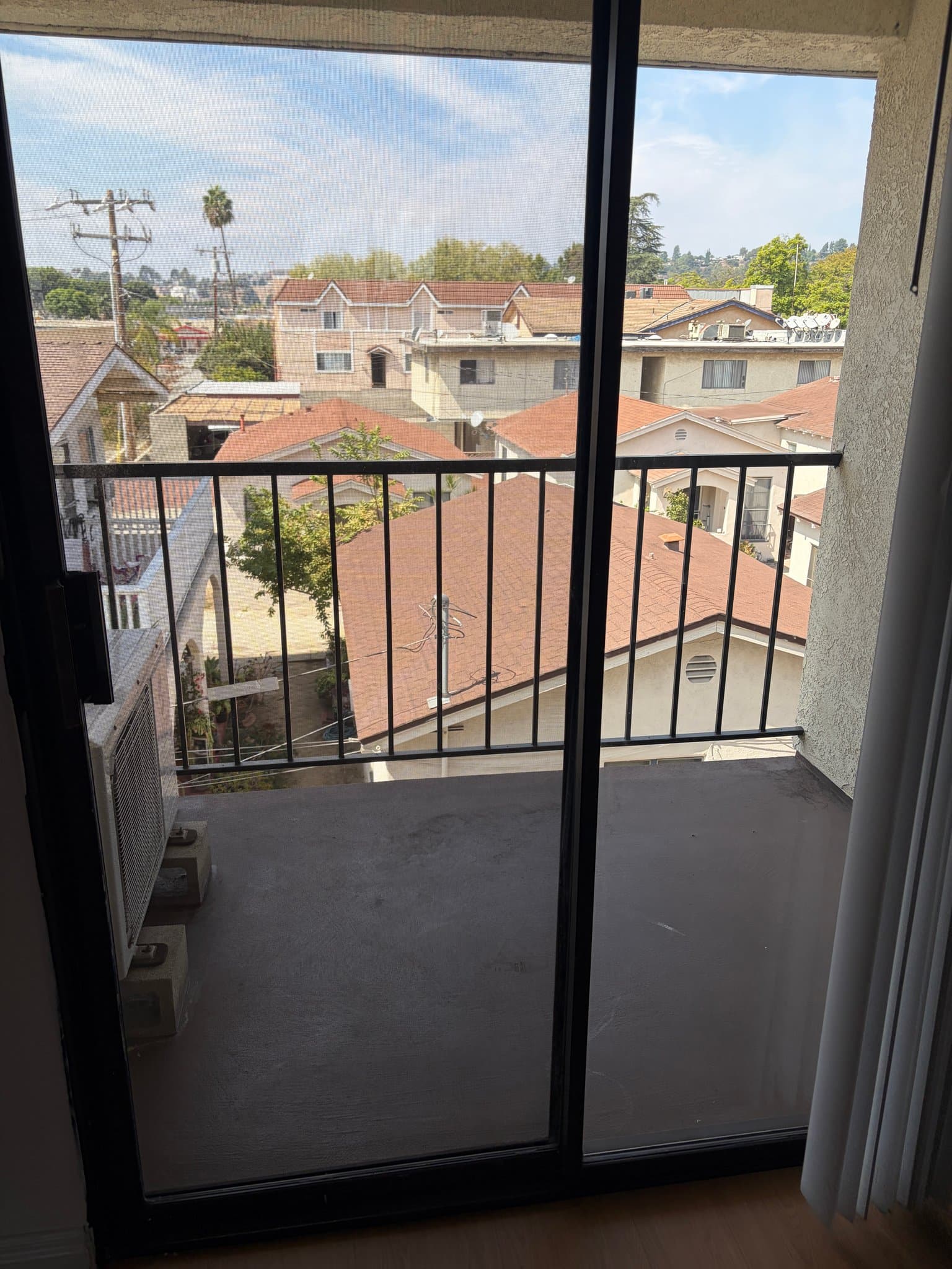 Alhambra Apartment: 2420 W Grand Ave