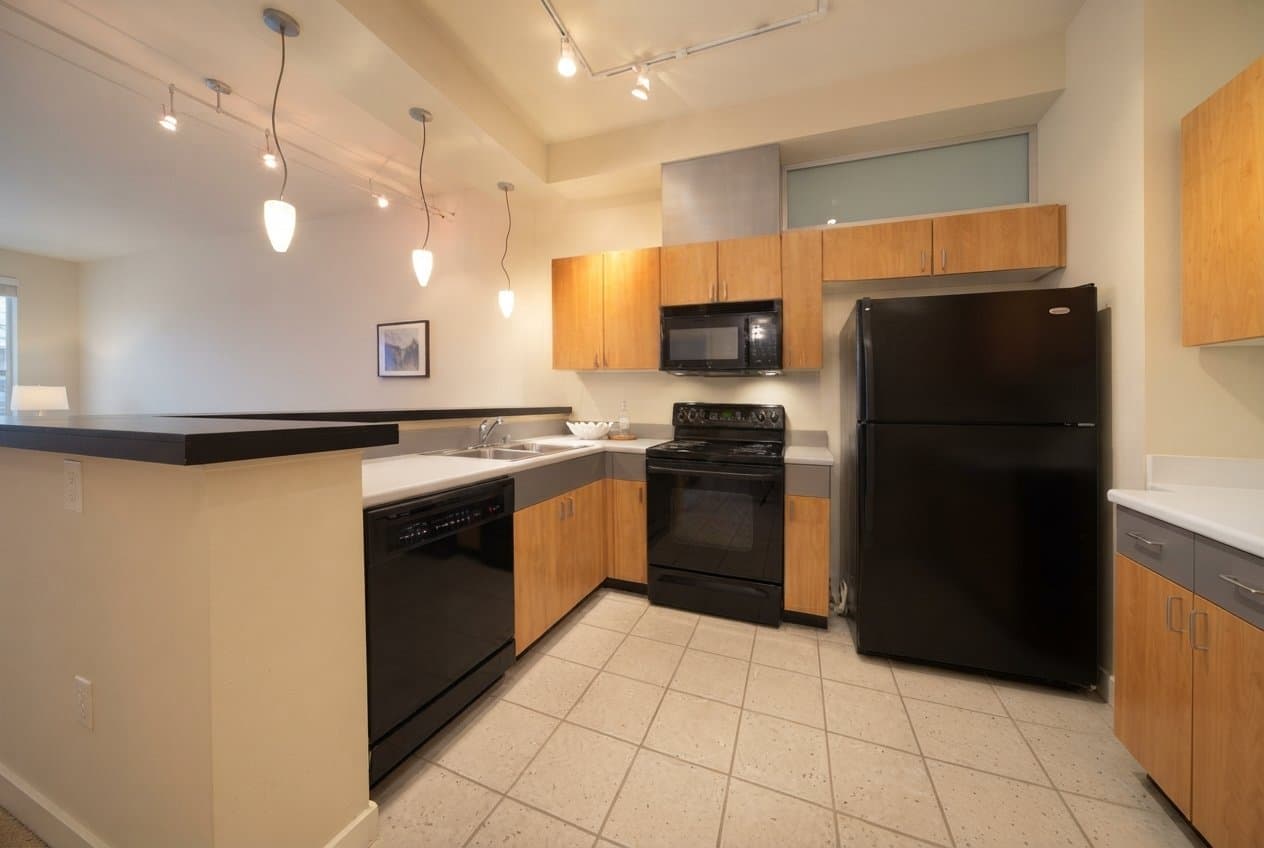 Kirkland Condo: 511 7th Ave.