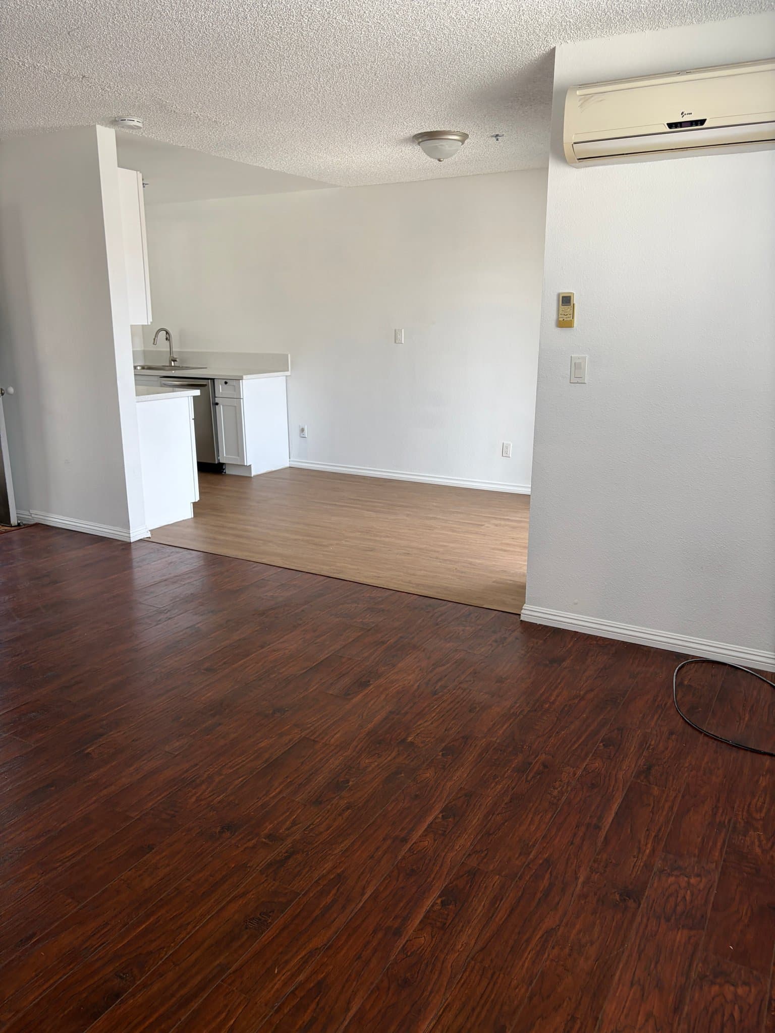 Alhambra Apartment: 2420 W Grand Ave
