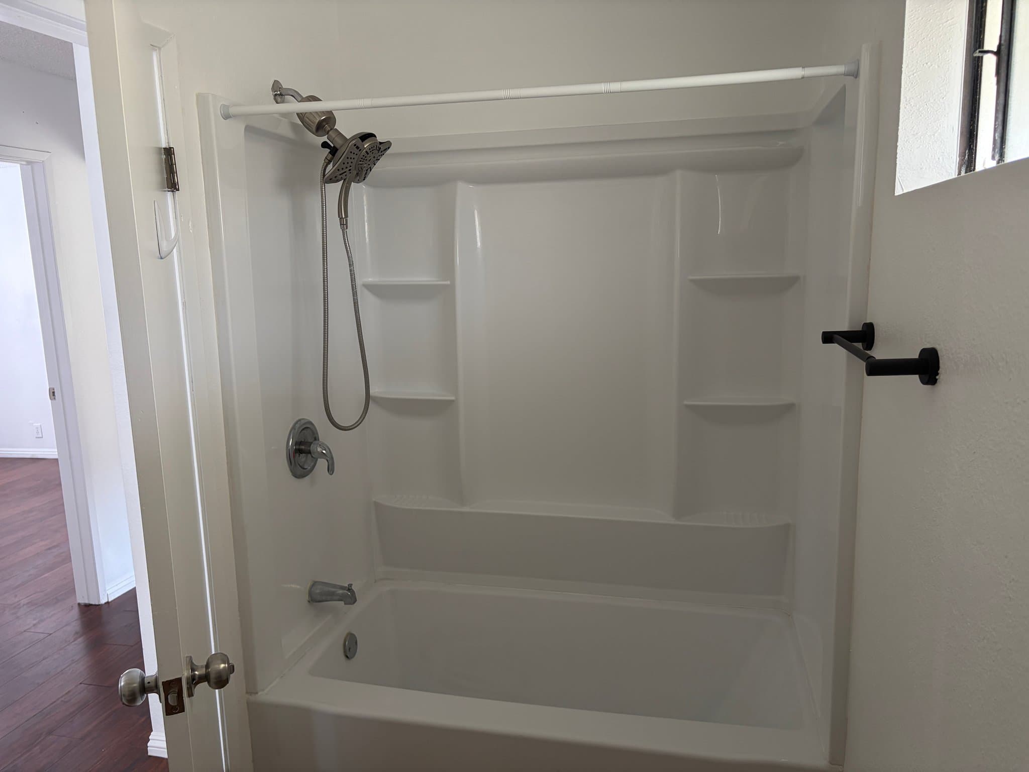 Alhambra Apartment: 2420 W Grand Ave