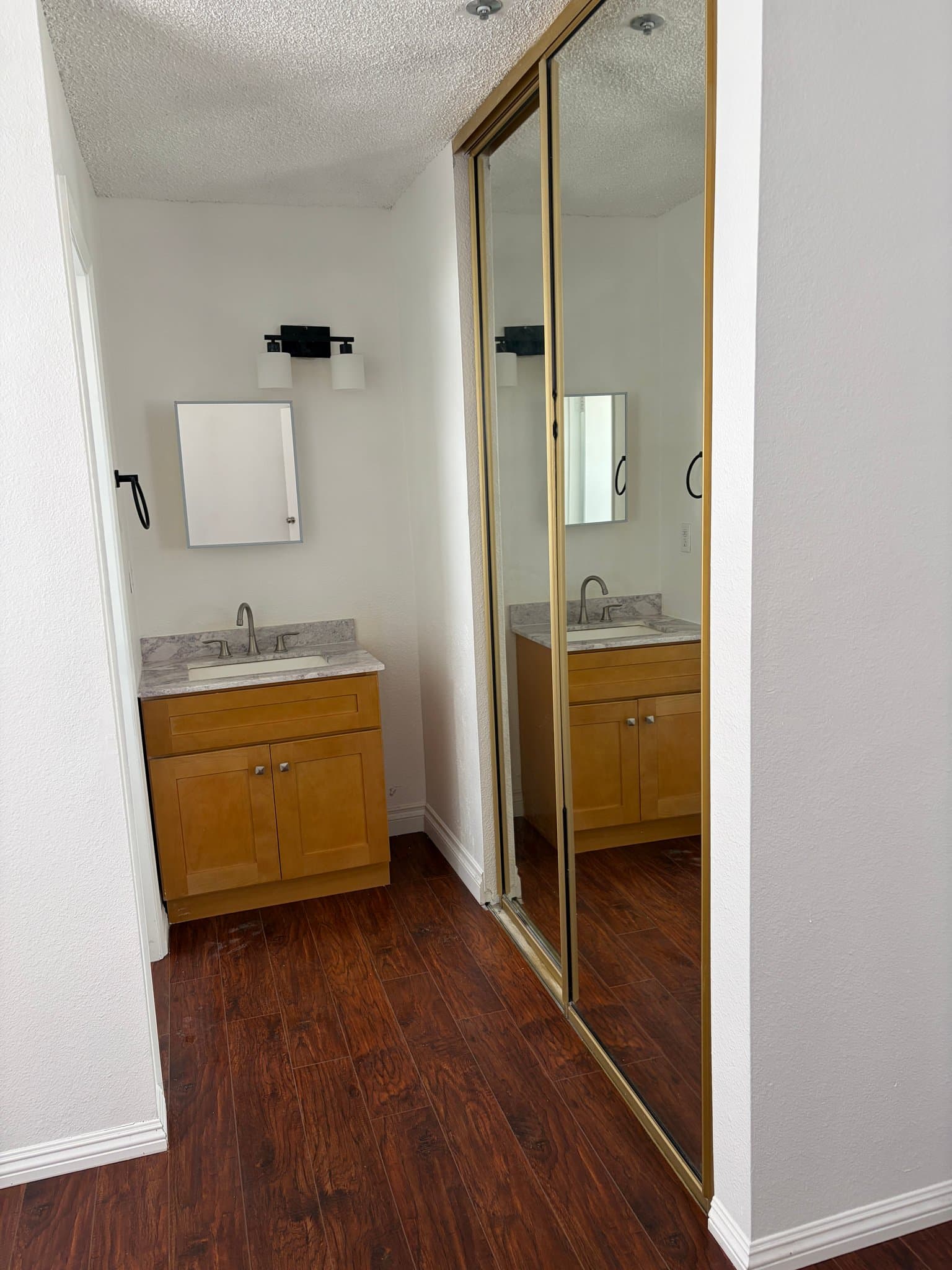 Alhambra Apartment: 2420 W Grand Ave