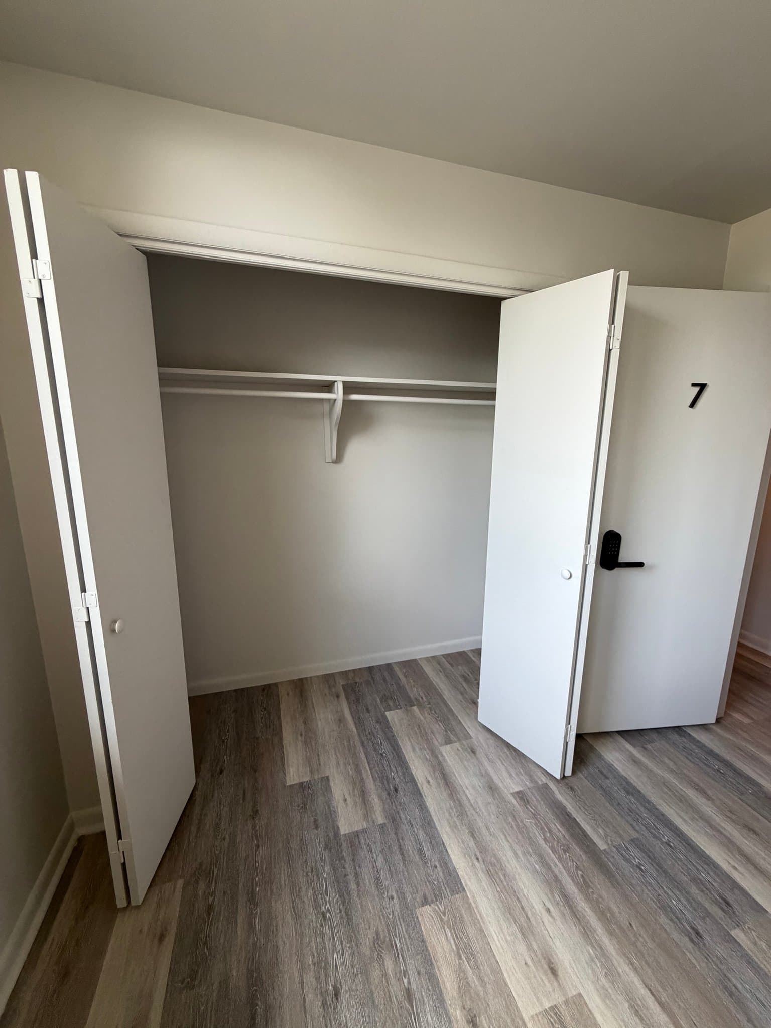 Tulsa Single Room: 6022 S 72nd E Ave