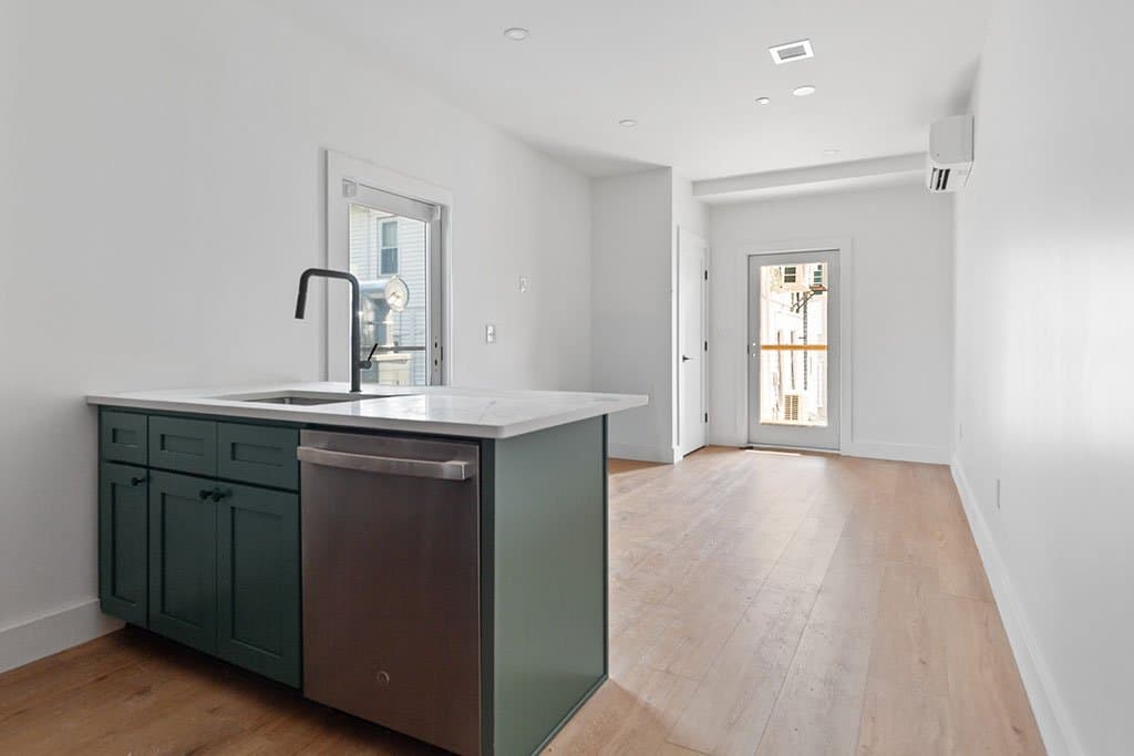 Providence Condo: 113 Ives