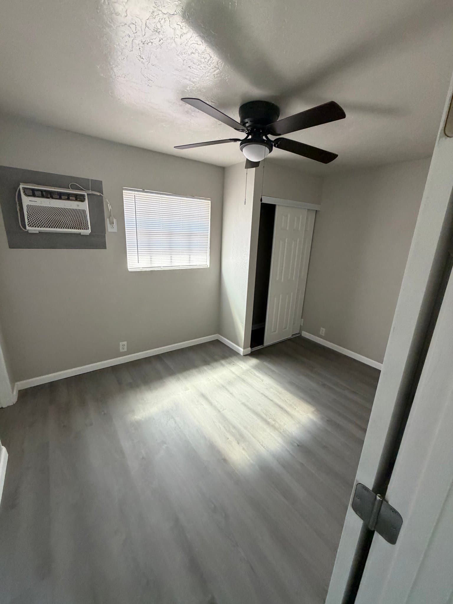 CALIPATRIA Apartment: 101 E. BARBARA ST