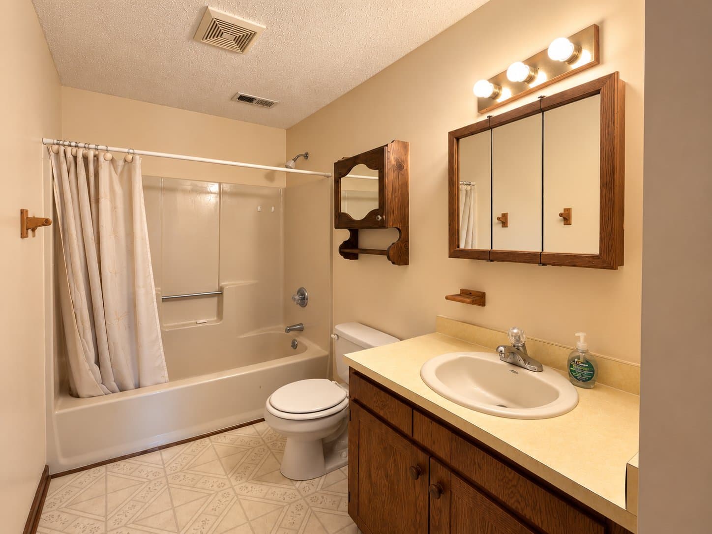 Hope Mills House: 3702 Masters Dr