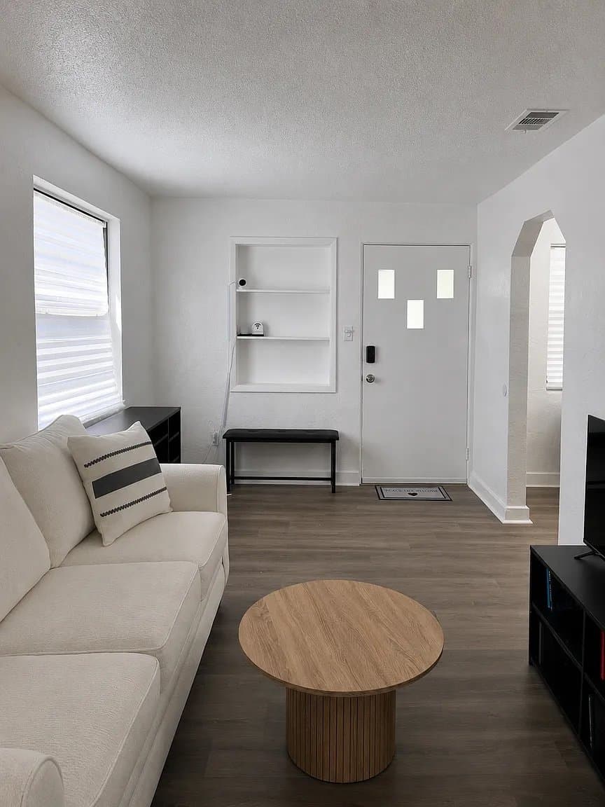Daytona Beach House: 527 White St