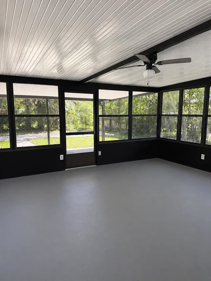 Daytona Beach House: 527 White St