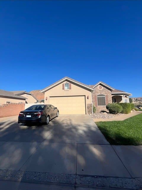 Washington House: 1139 S Shinob Kibe Dr