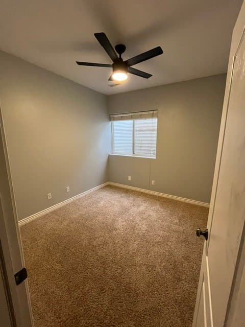 Washington House: 1139 S Shinob Kibe Dr