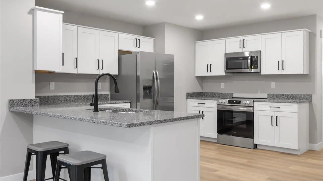Baltimore House: 1319 W Canal St