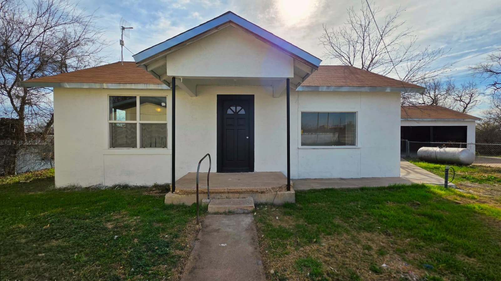 San Angelo House: 2001 Old Ballinger Hwy