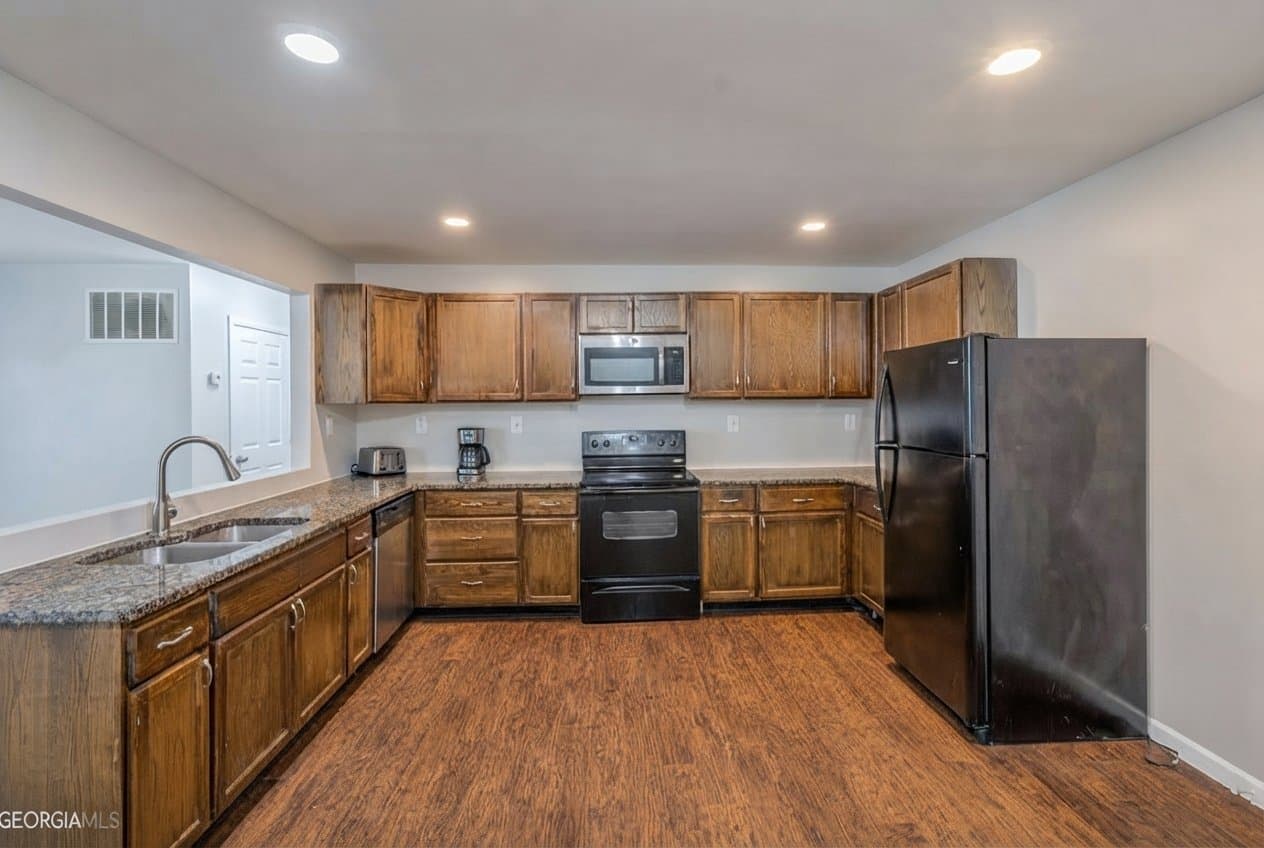 Atlanta House: 1808 Arkose Dr SE