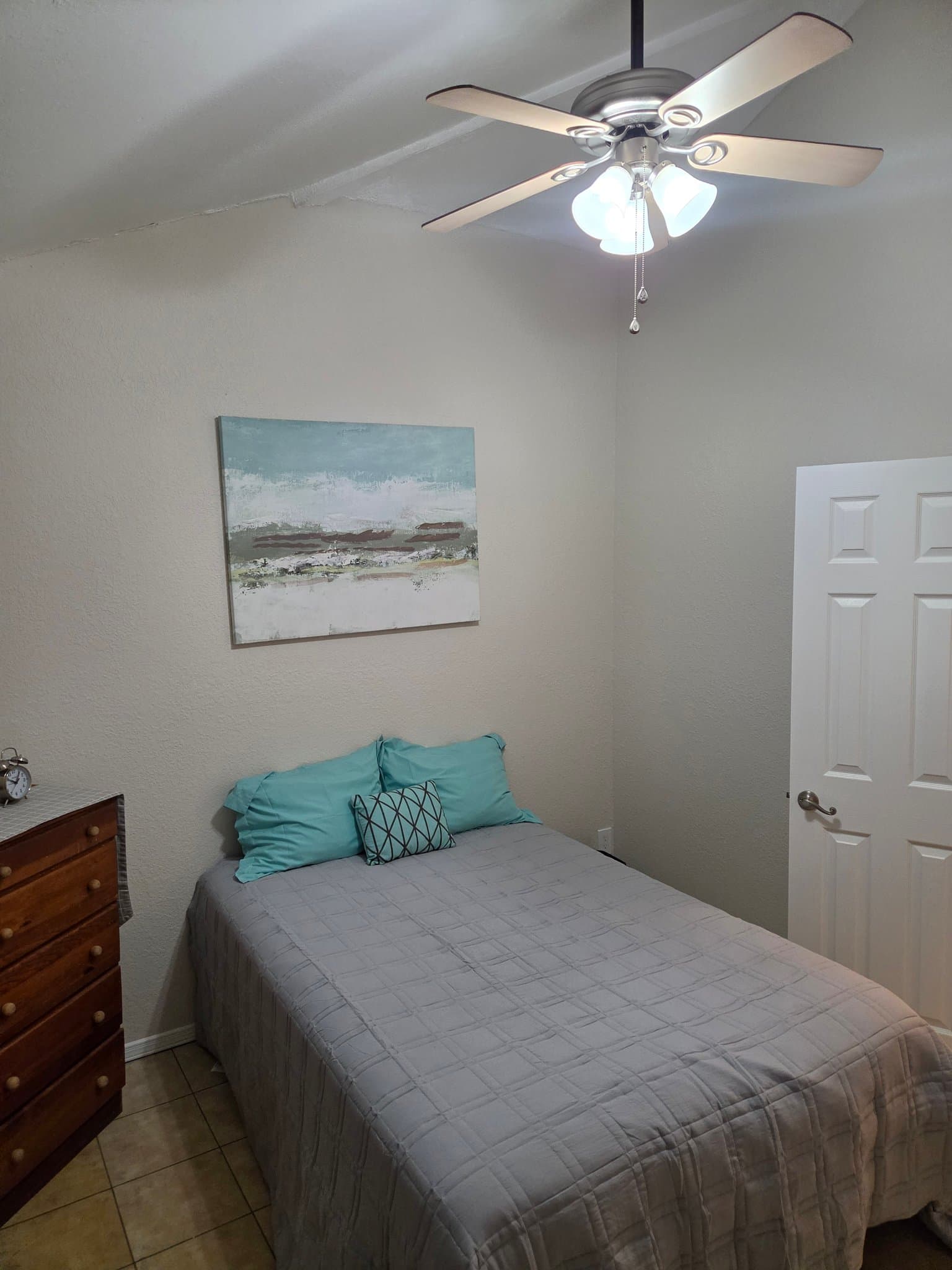 El Paso Single Room: 2429 Alan Duncan Lane