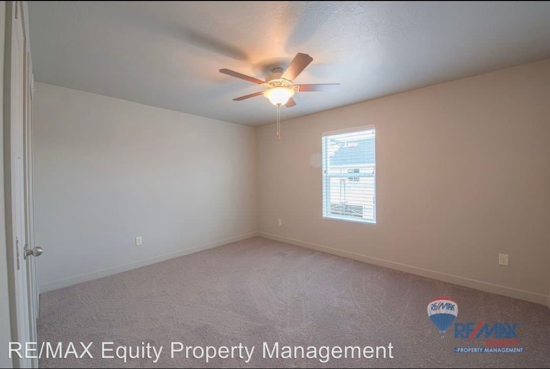 Herriman Townhome: 14426 S Ferndale Way