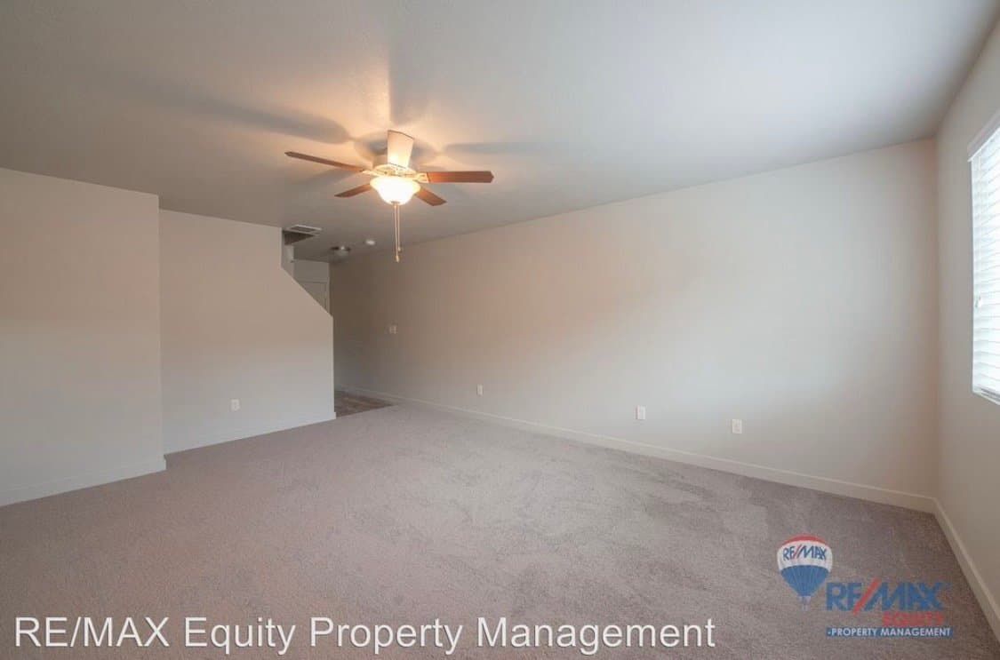 Herriman Townhome: 14426 S Ferndale Way
