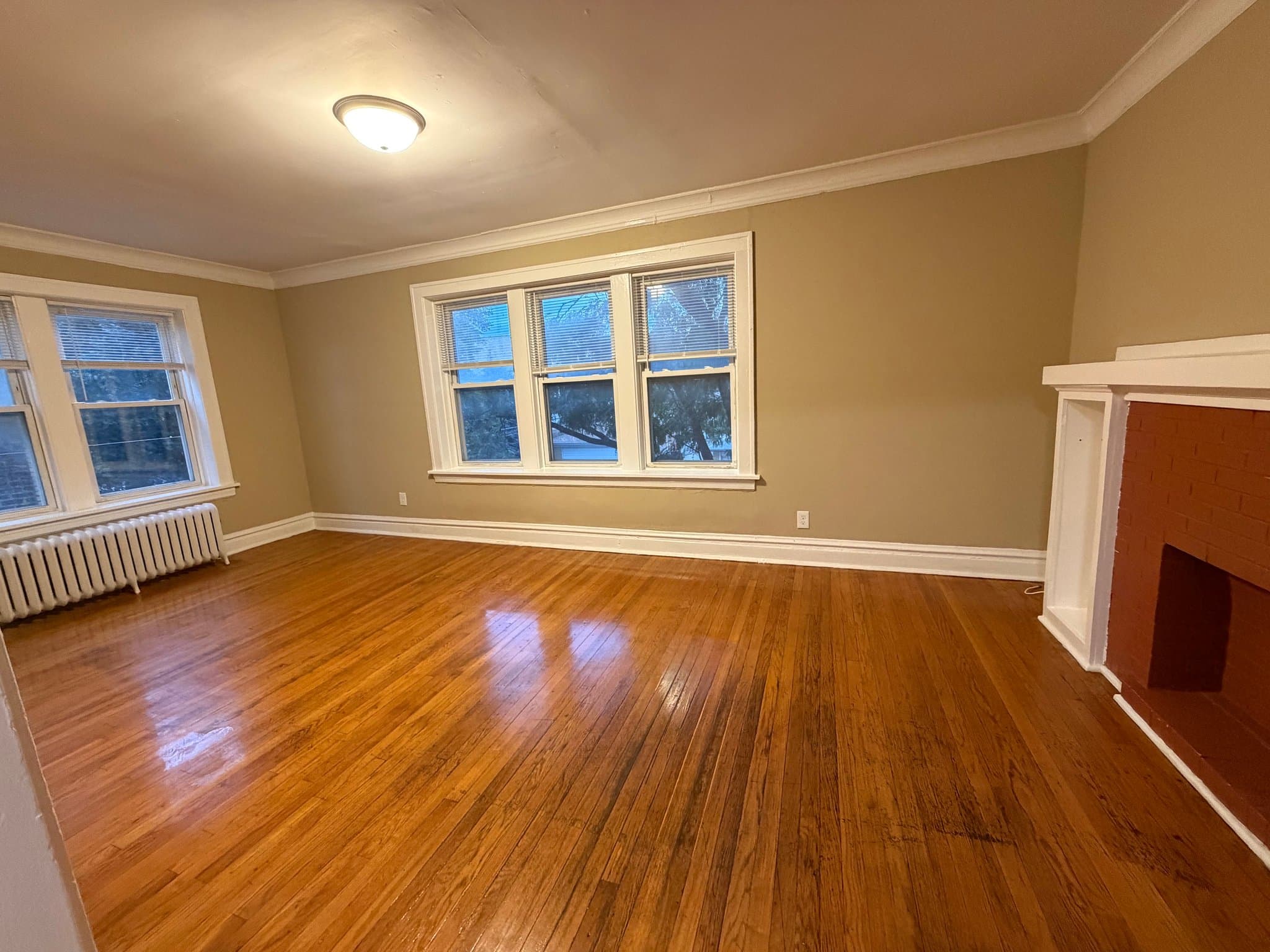Chicago Apartment: 2843 W Berteau Ave