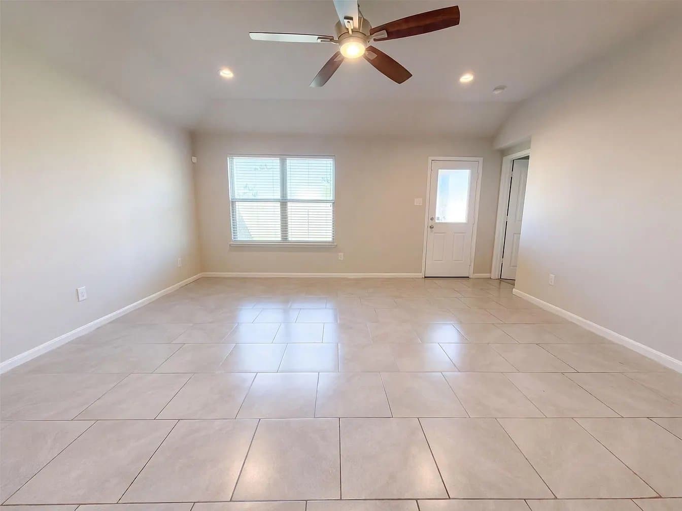 Rosharon House: 8318 Oakleaf Meadow Ct,