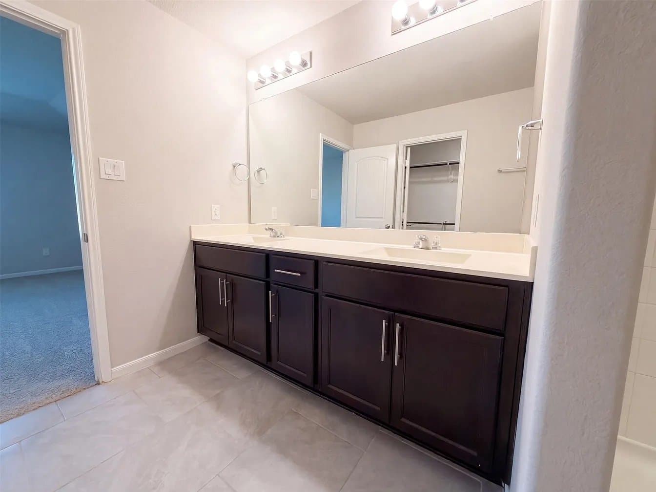 Rosharon House: 8318 Oakleaf Meadow Ct,