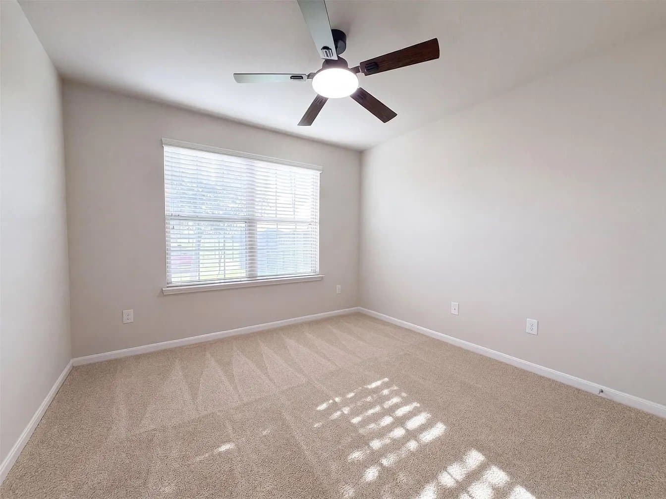 Rosharon House: 8318 Oakleaf Meadow Ct,