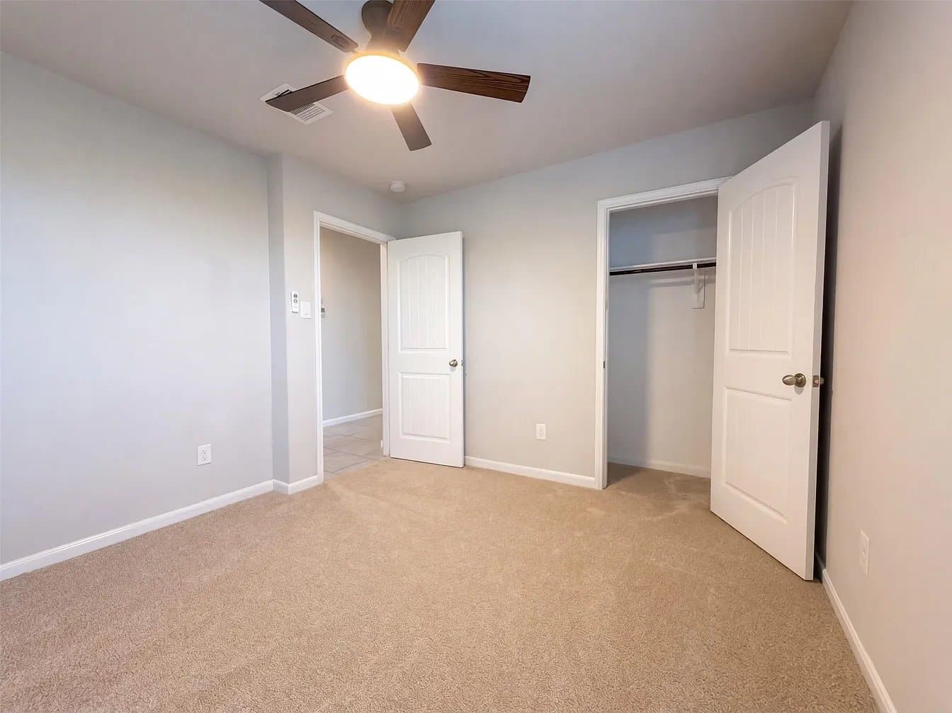Rosharon House: 8318 Oakleaf Meadow Ct,