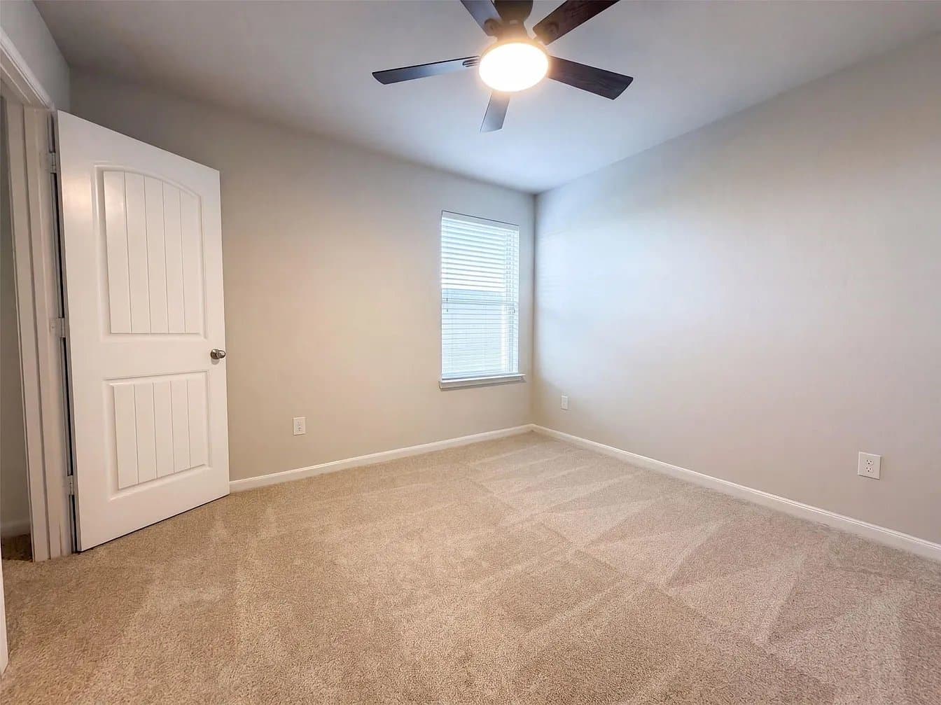 Rosharon House: 8318 Oakleaf Meadow Ct,