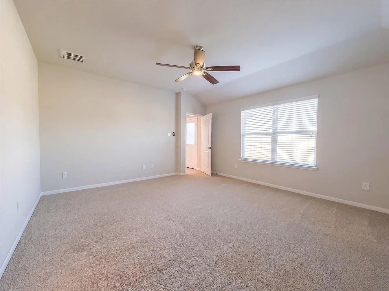 Rosharon House: 8318 Oakleaf Meadow Ct,