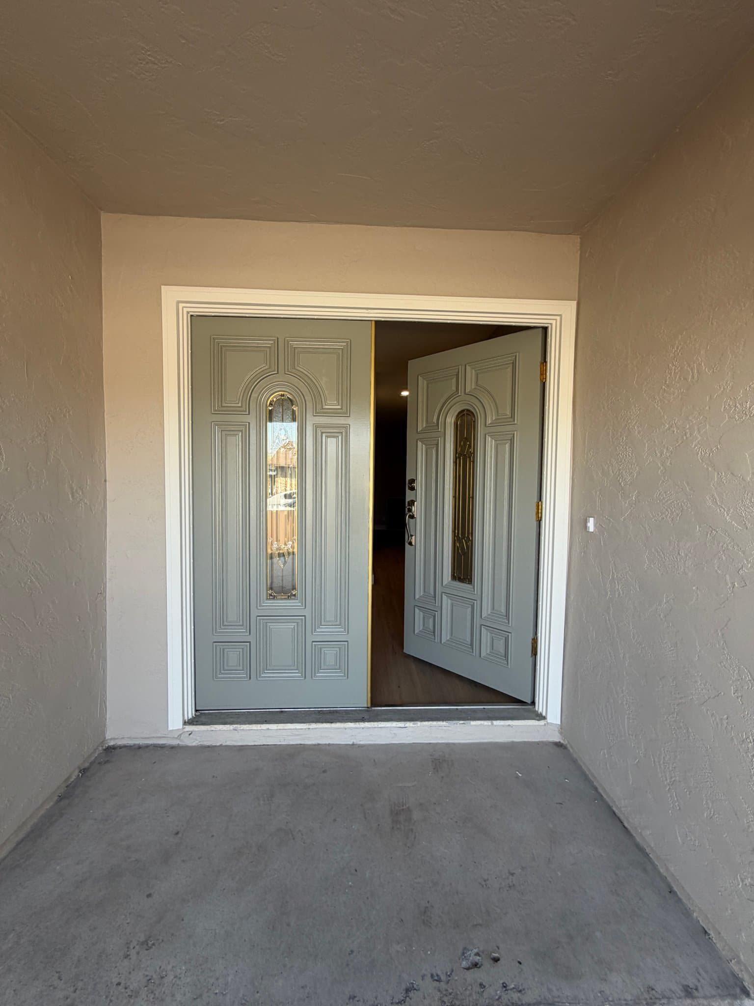 San Diego House: 1383 Wystone Dr.