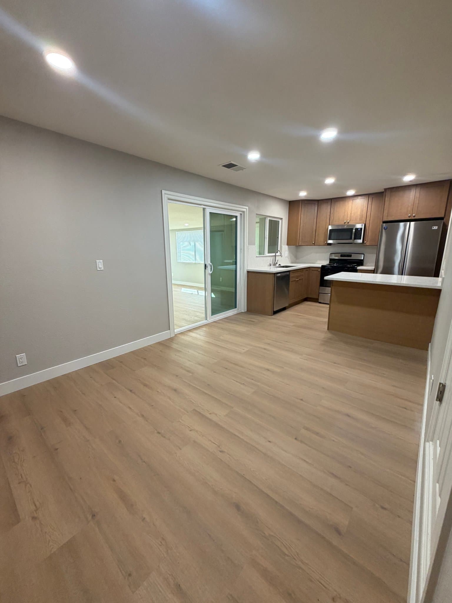 San Diego House: 1383 Wystone Dr.