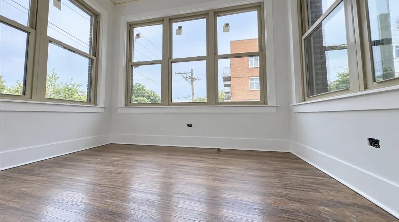 Chicago Apartment: 4763 North Manor Avenue #1 Chicago, IL 60625