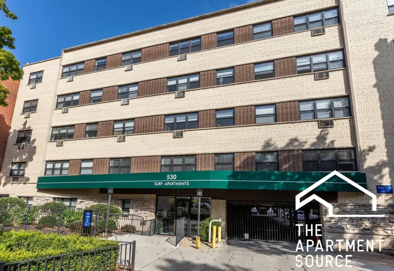 Chicago Apartment: 530 West Surf Street #314 Chicago, IL 60657