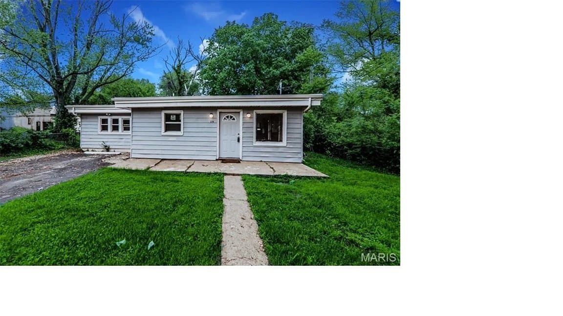 Belleville House: 226 n 8th st