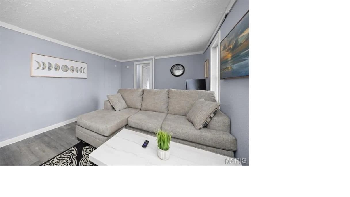 Belleville House: 226 n 8th st