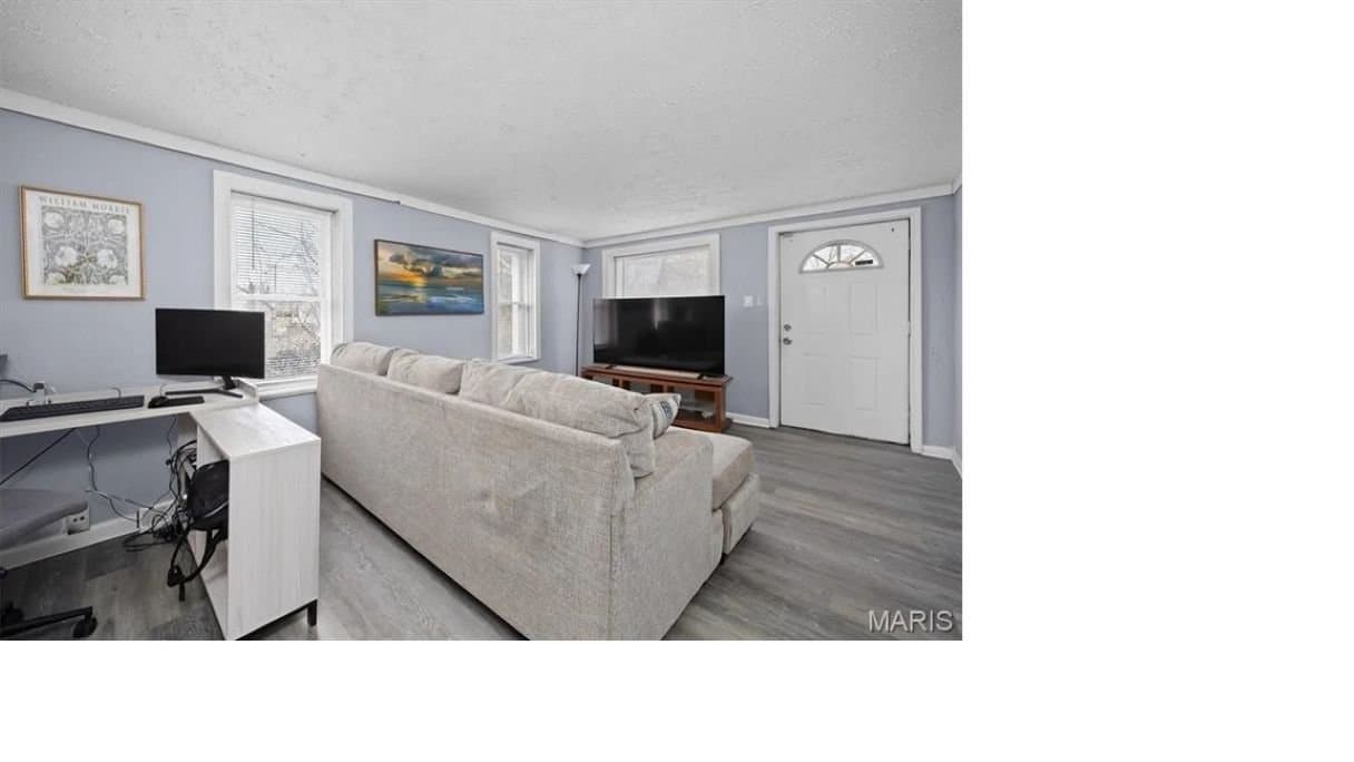Belleville House: 226 n 8th st