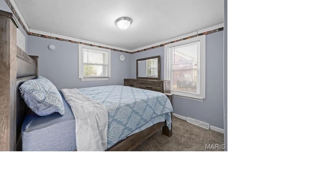 Belleville House: 226 n 8th st