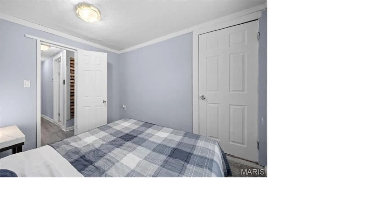 Belleville House: 226 n 8th st