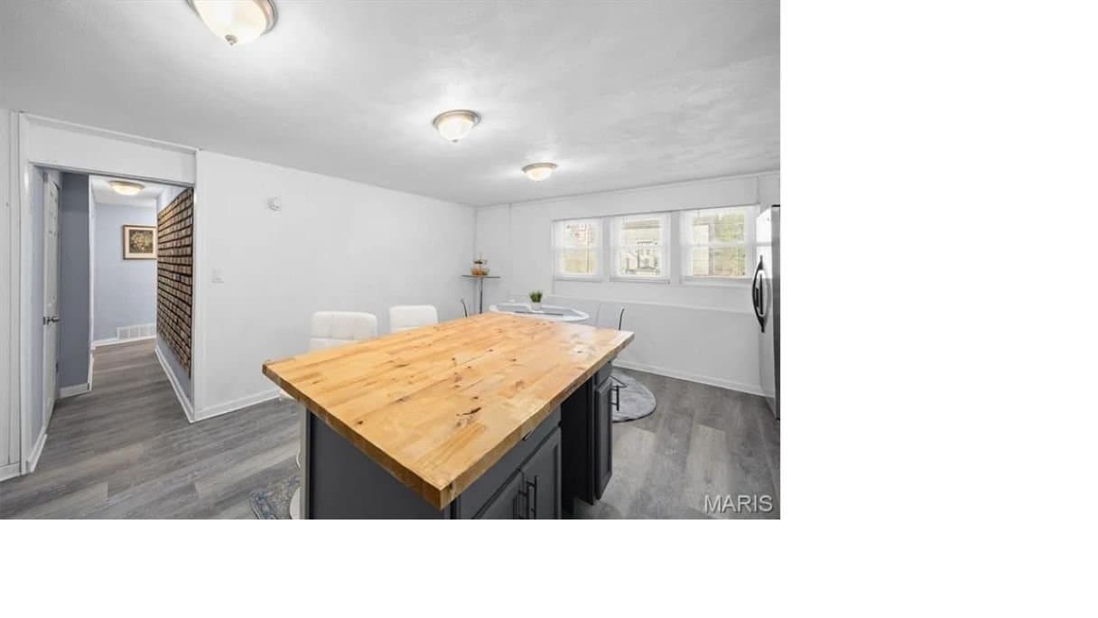 Belleville House: 226 n 8th st