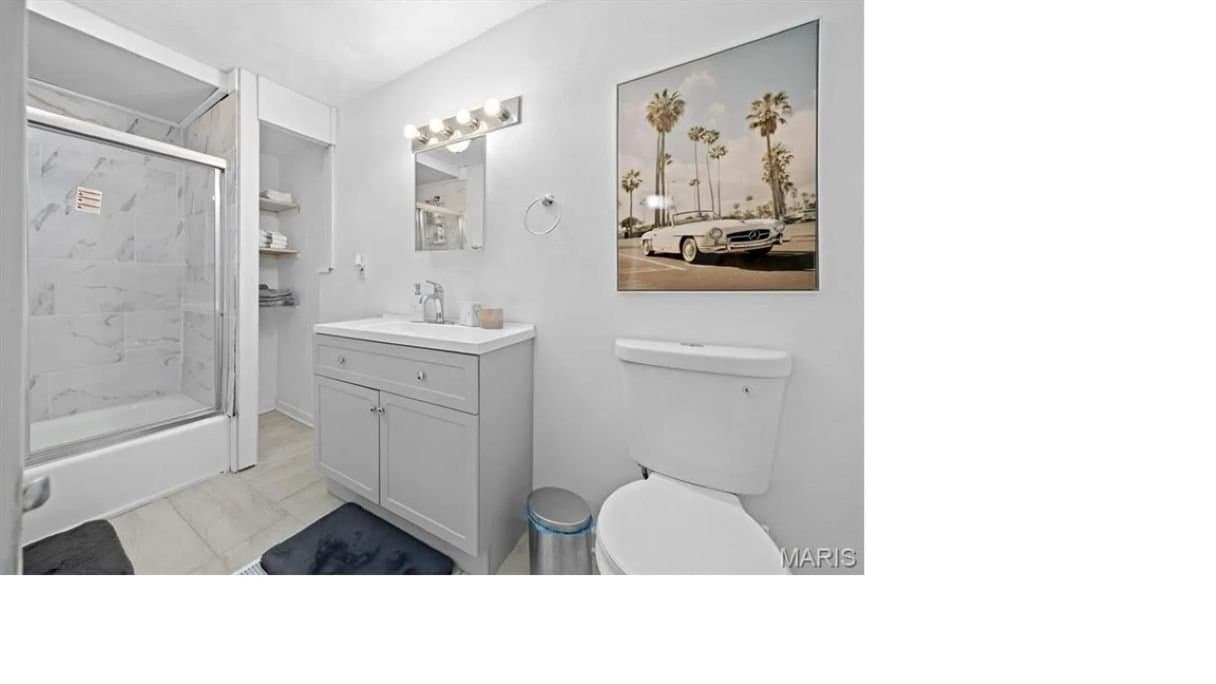 Belleville House: 226 n 8th st