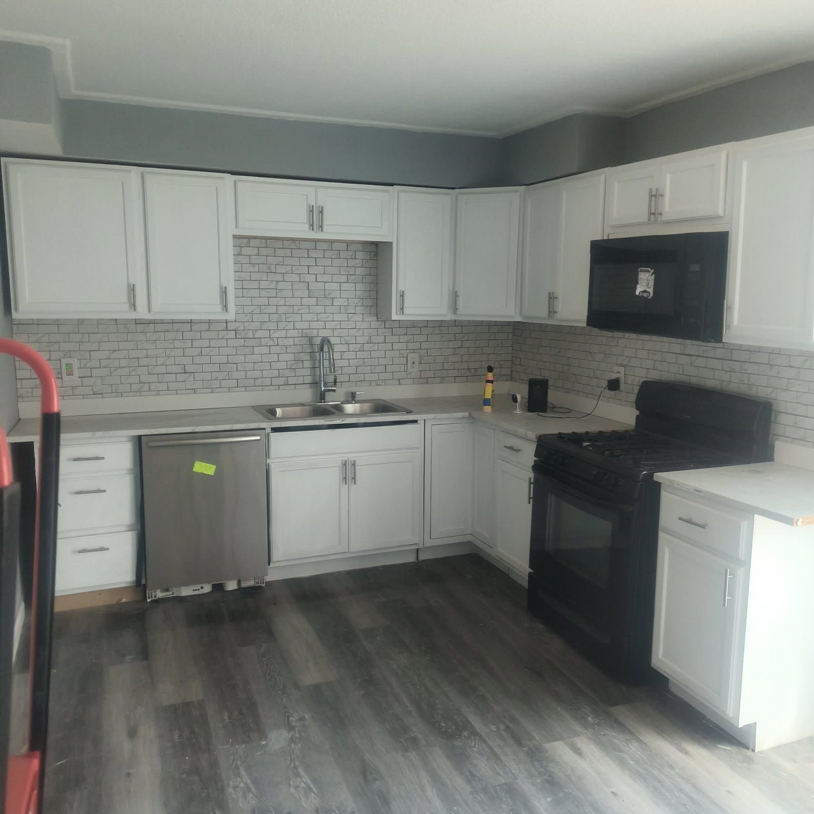 Belleville House: 610 E Monroe St