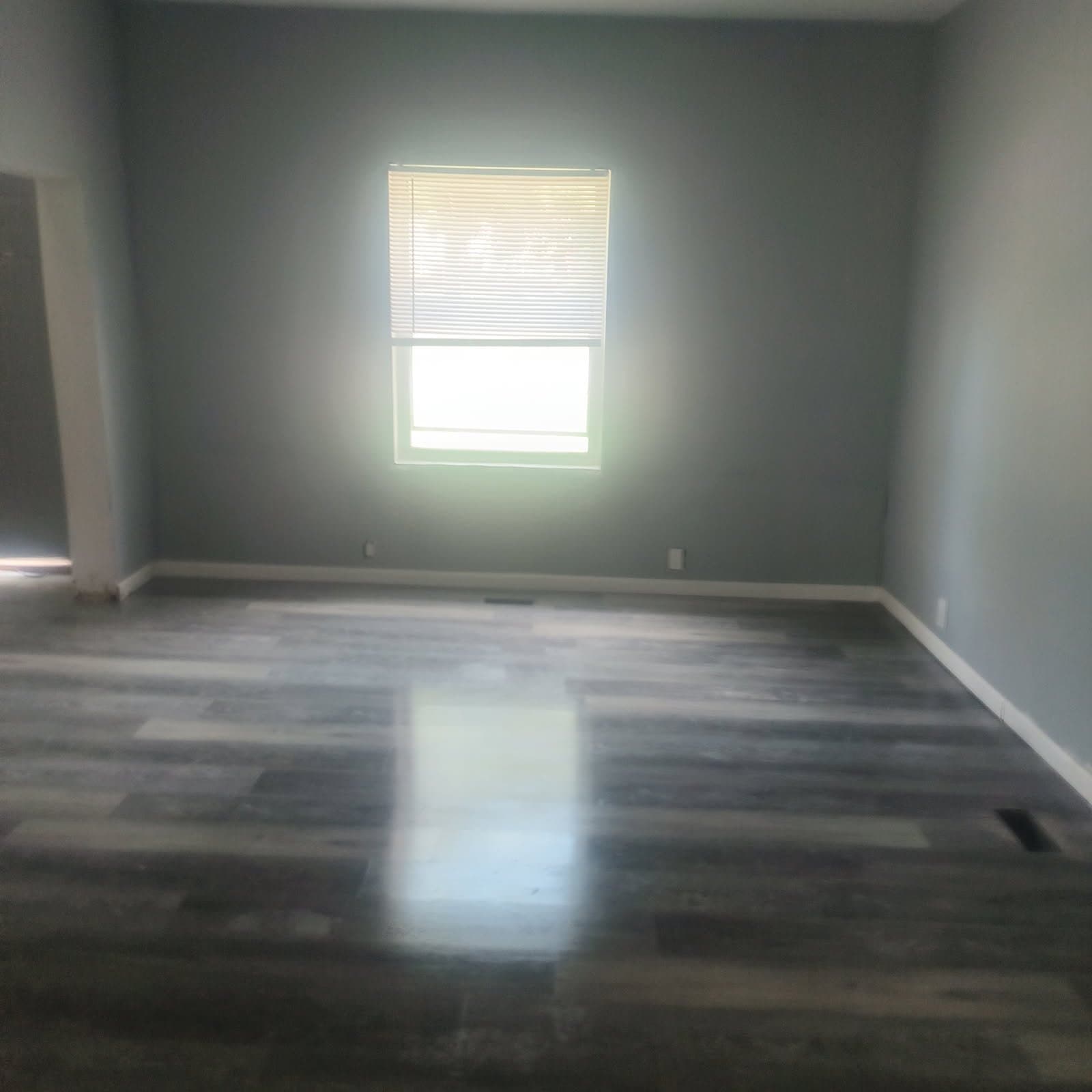 Belleville House: 610 E Monroe St