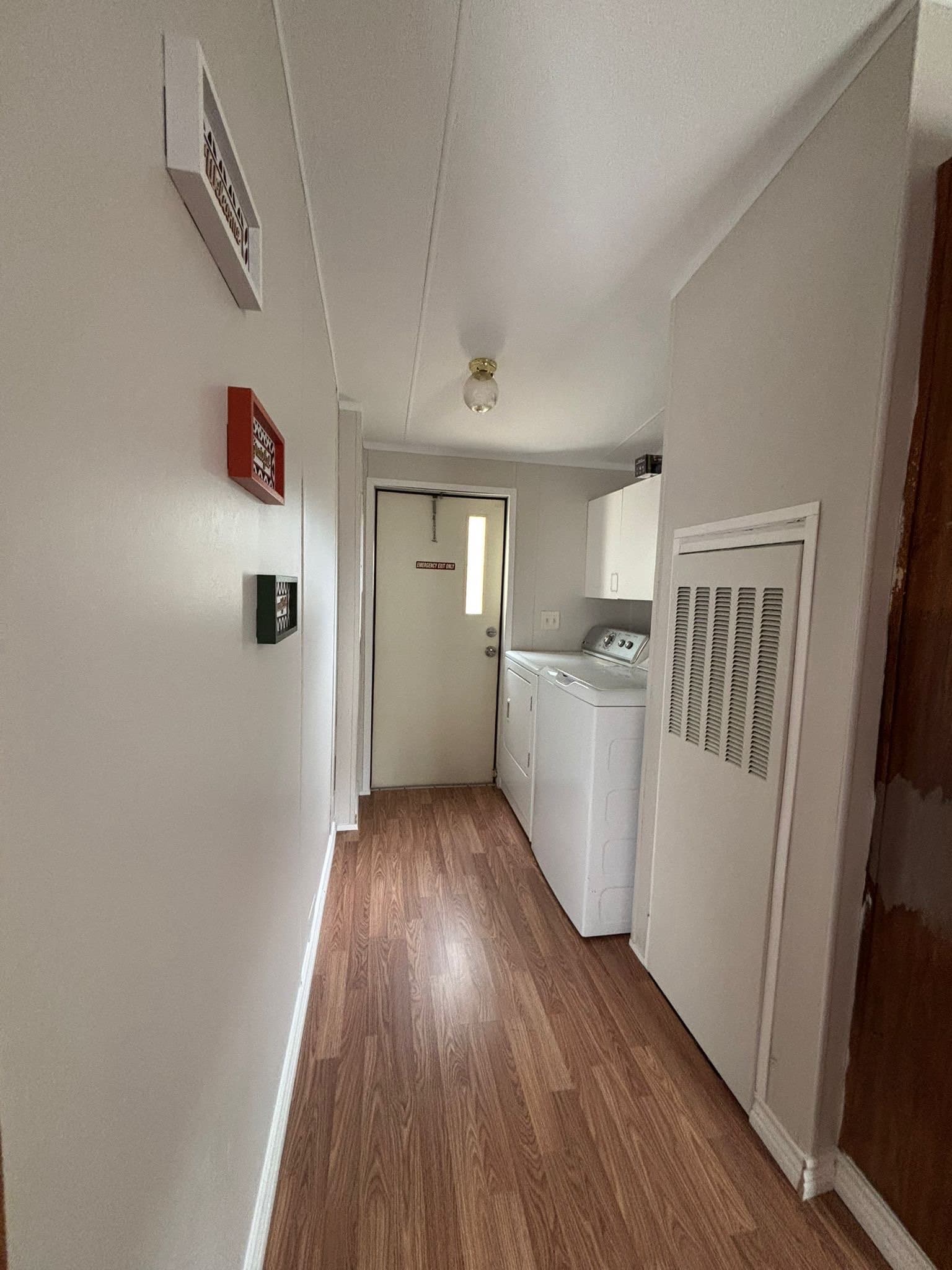 Mobile House: 1300 Schillinger Rd S