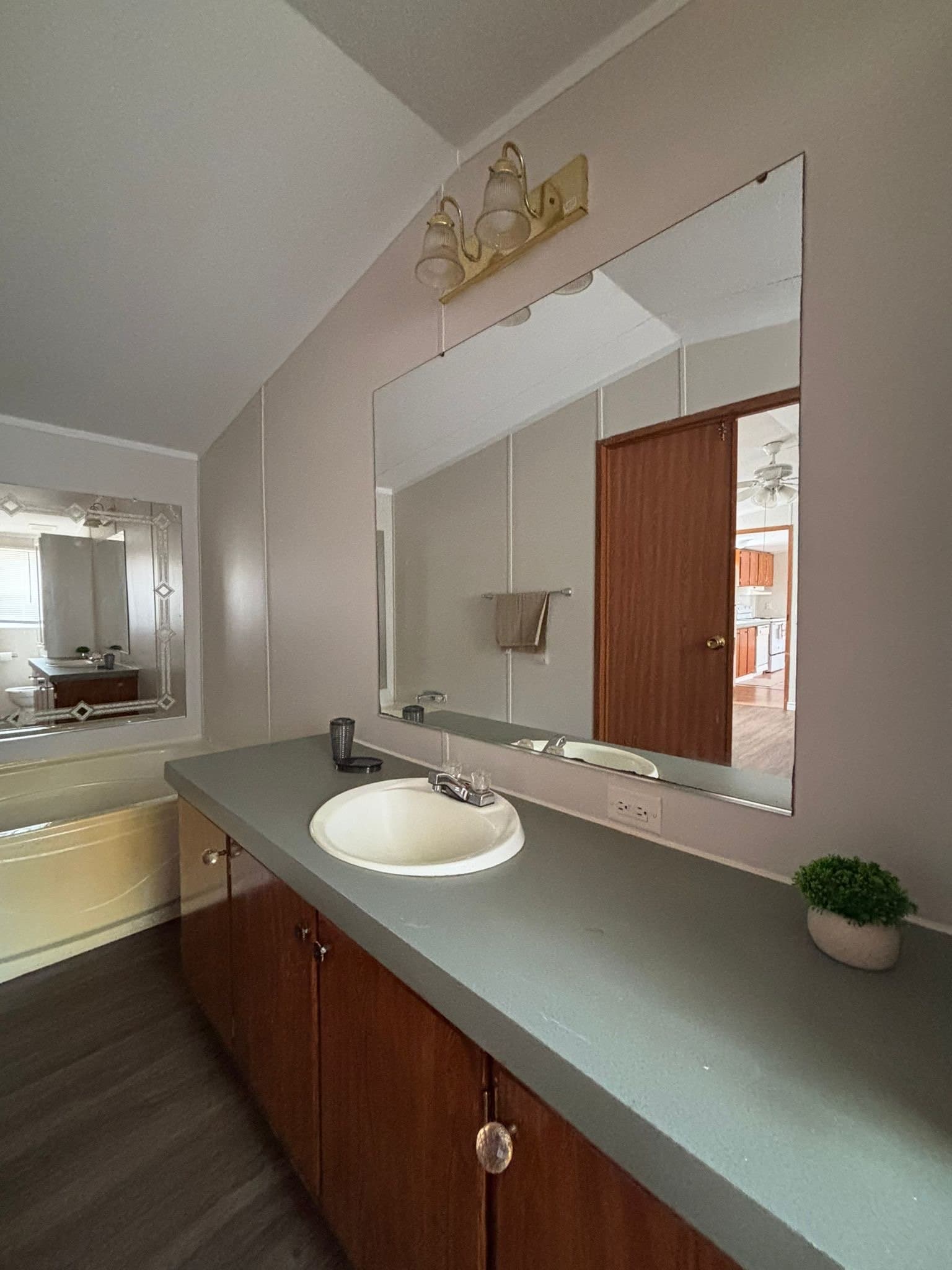Mobile House: 1300 Schillinger Rd S
