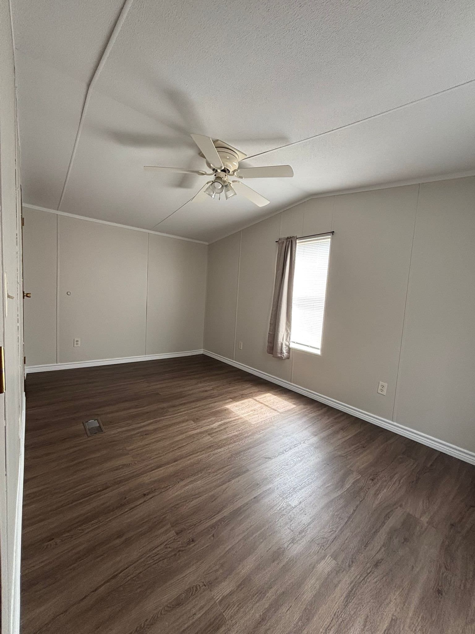 Mobile House: 1300 Schillinger Rd S