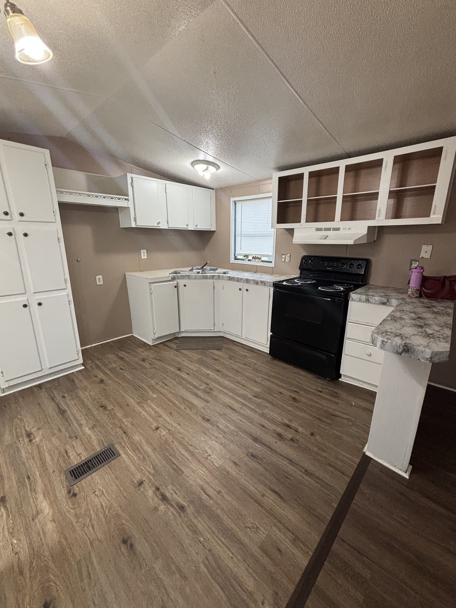 Mobile House: 3351 Denmark Rd